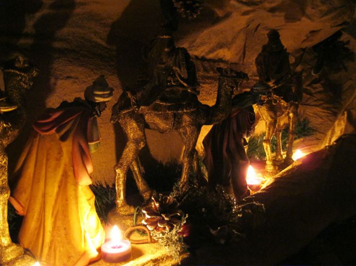 Christmas Candlelight Service & Fellowship 2011